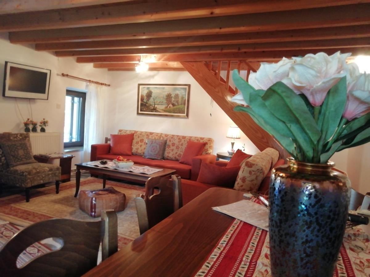 Cosy Lake House, Μια Ανάσα Πριν Τη Λίμνη Kalívia Exteriör bild