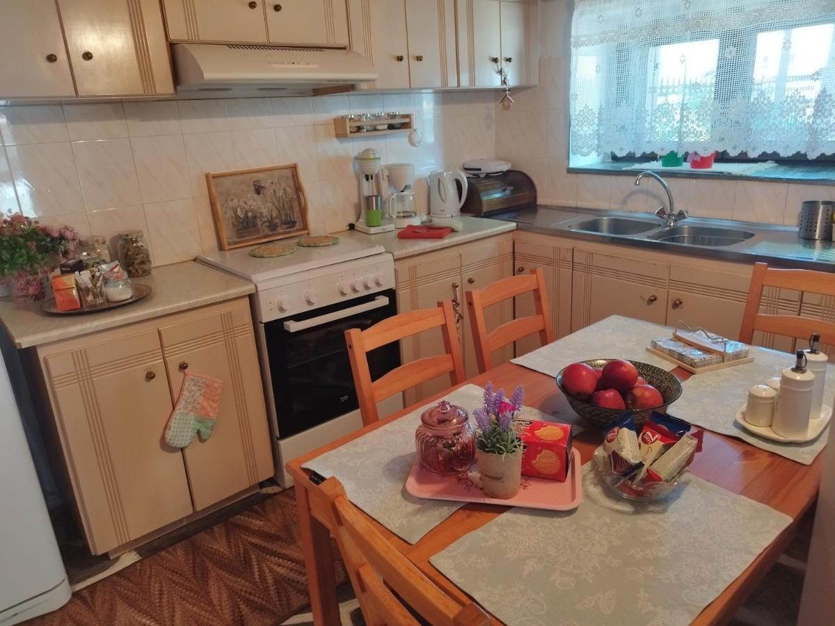 Cosy Lake House, Μια Ανάσα Πριν Τη Λίμνη Kalívia Exteriör bild