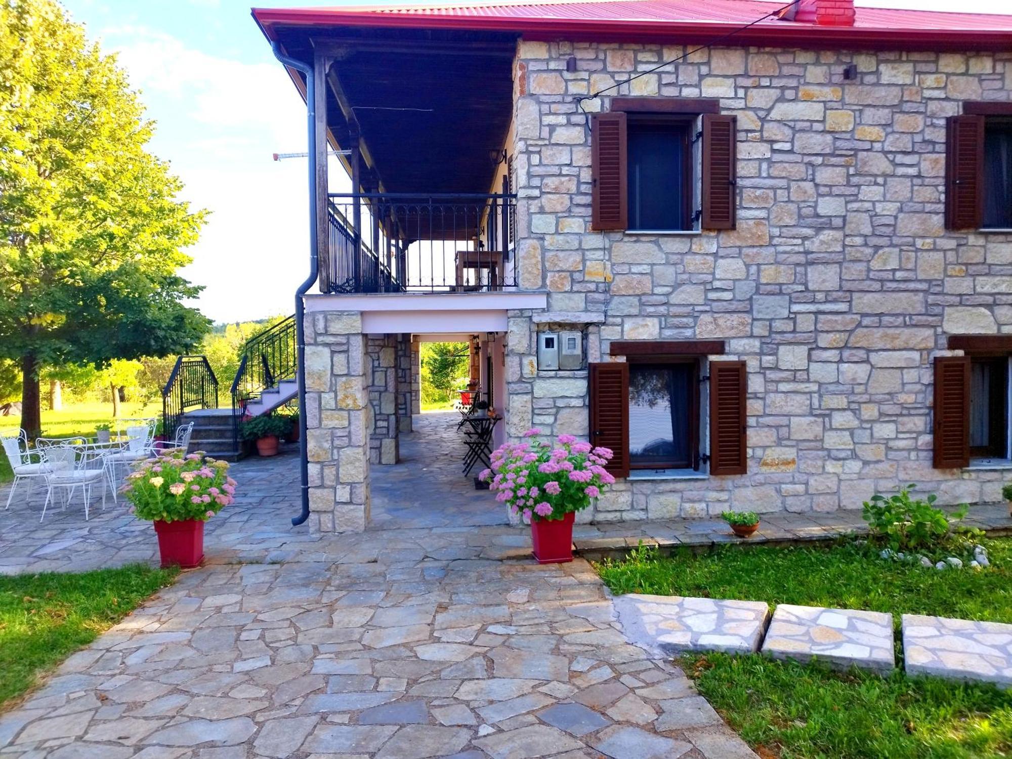Cosy Lake House, Μια Ανάσα Πριν Τη Λίμνη Kalívia Exteriör bild