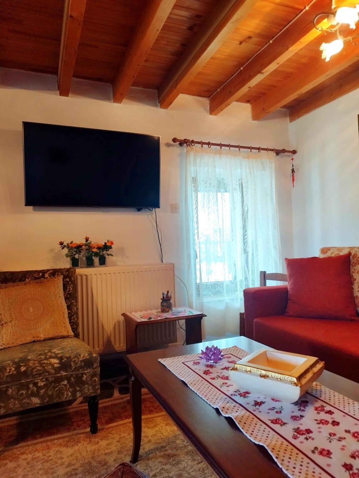 Cosy Lake House, Μια Ανάσα Πριν Τη Λίμνη Kalívia Exteriör bild