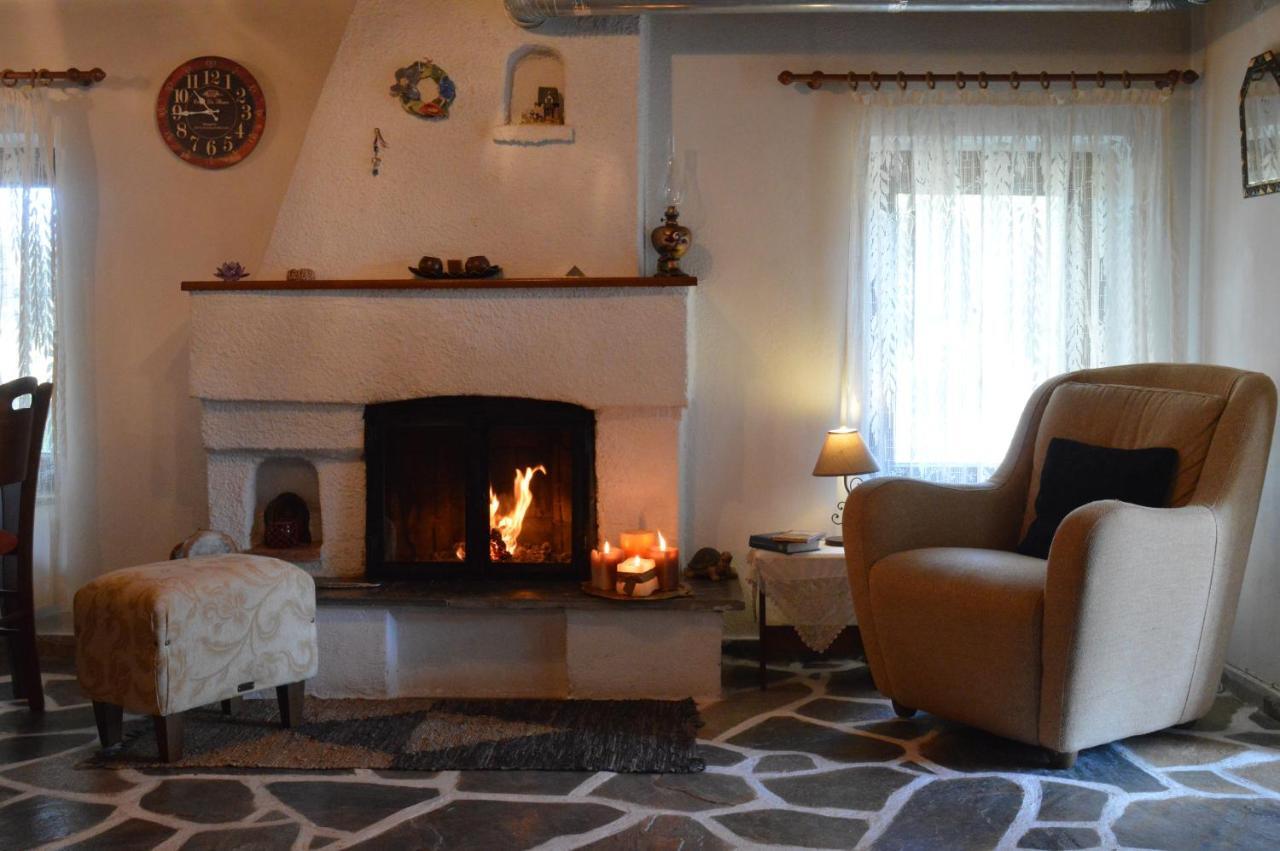 Cosy Lake House, Μια Ανάσα Πριν Τη Λίμνη Kalívia Exteriör bild