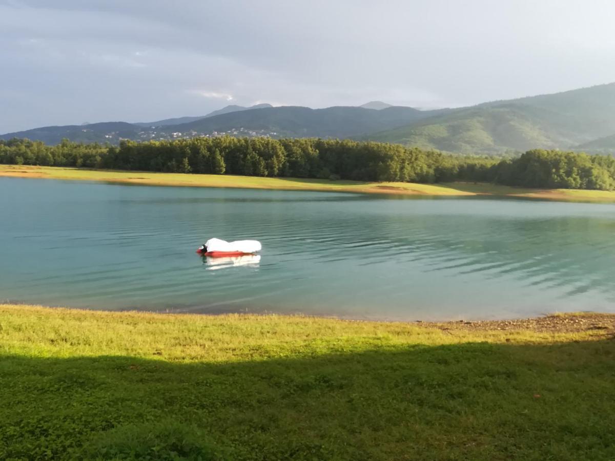 Cosy Lake House, Μια Ανάσα Πριν Τη Λίμνη Kalívia Exteriör bild